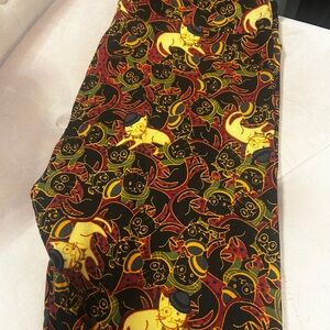 LuLaRoe Cat Print Leggings - Black, Yellow, Red